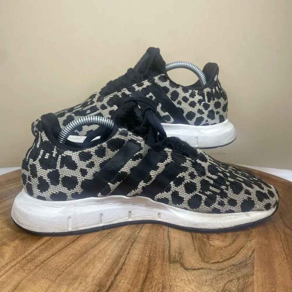 Adidas Swift Run‎ Leopard Print Womens Animal Print Size 6.5 Shoes